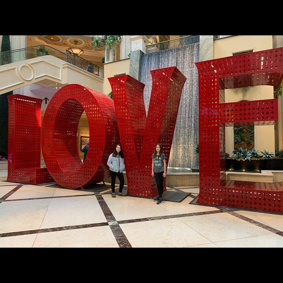 Meet your Posher, Laura - Picture 2 of 8